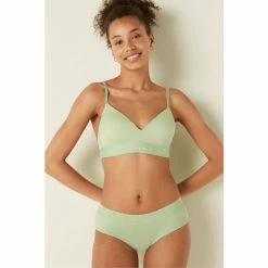 Victorias Secret PINK Victoria's Secret PINK Wear Everywhere Non Wired Lightly Lined Bra